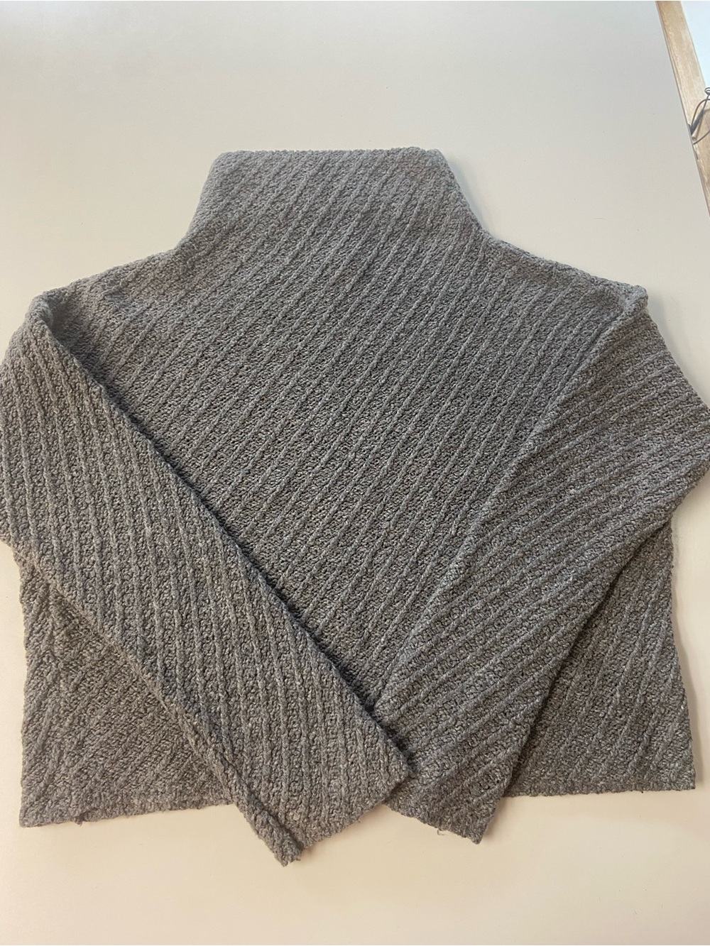 Prologue Gray Knit Mock-Neck Semi-Cropped Sweater good condition women's size M